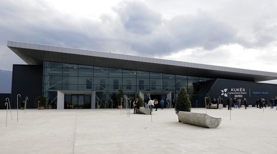 Rinisin fluturimet ne aeroportin e Kukesit pas 9 muaj nderprerje